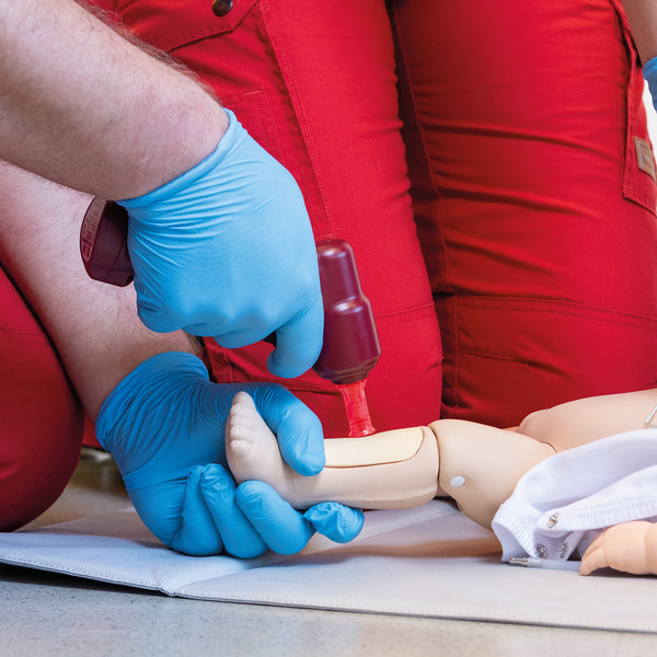 Fantom niemowlęcia do nauki RKO z głową do intubacji Resusci Baby QCPR