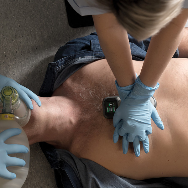 Asystent RKO CPRmeter 2 z aplikacją po polsku