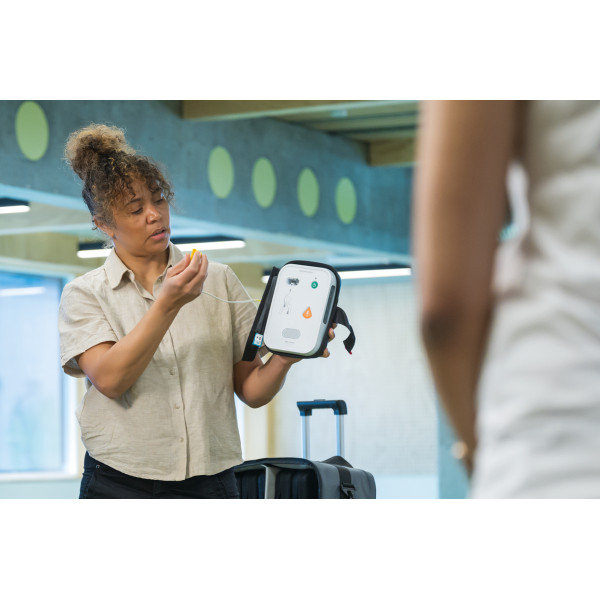 Zestaw do nauki RKO - 6 Little Anne jasna skóra + 6 AED + torba na AED Trainer